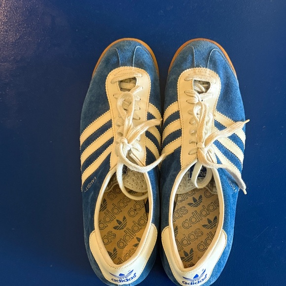 Vintage 70s Adidas Varsity 3311 Made In Yugoslavia
Classic Blue and White - Picture 3 of 12